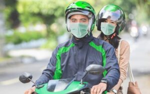 Tips Keamanan Naik Ojek Online bagi Perempuan di Malam Hari