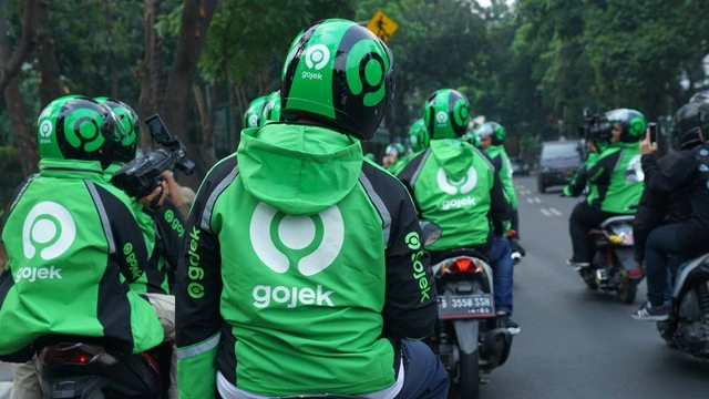 sejarah-ojek-indonesia-dulu-ngobjek-kini-ojol